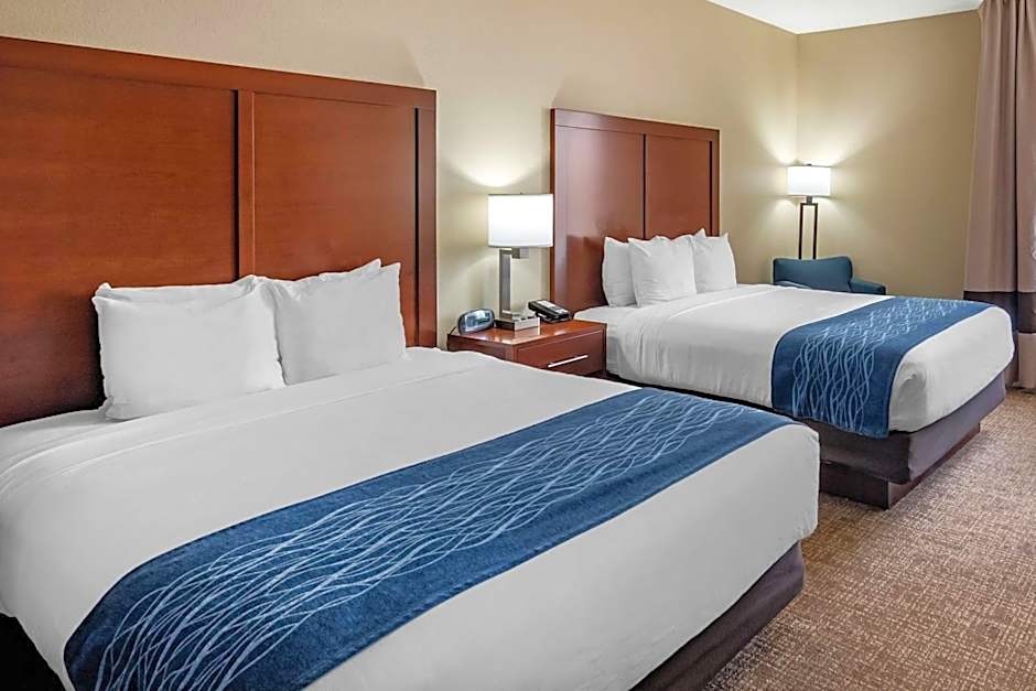 Comfort Inn & Suites Junction City - near Fort Riley