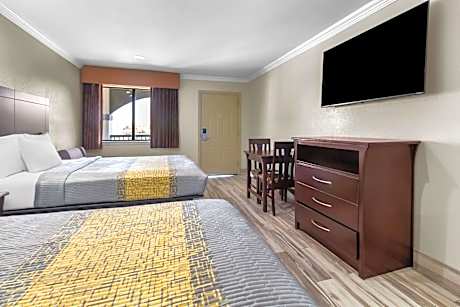 Queen Room with Two Queen Beds - Disability Access/Non-Smoking