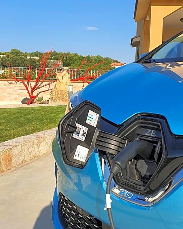 Villa Malvasio Pool and Jacuzzi Room Sassari