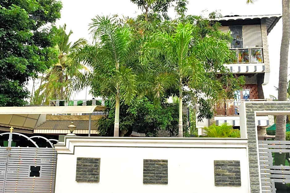 Mary Land Homestay, Near Trivandrum Airport, Beach