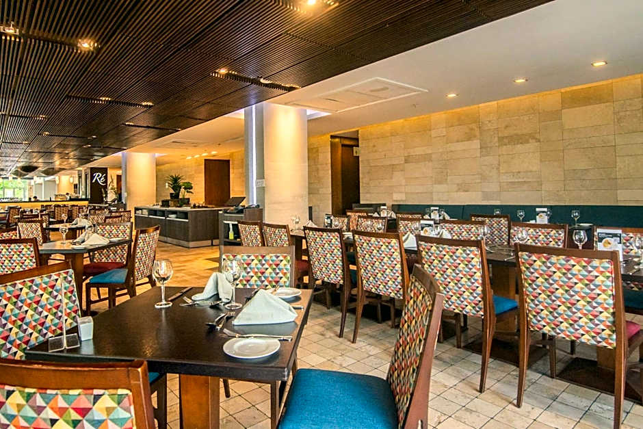 Radisson Blu Plaza El Bosque Santiago