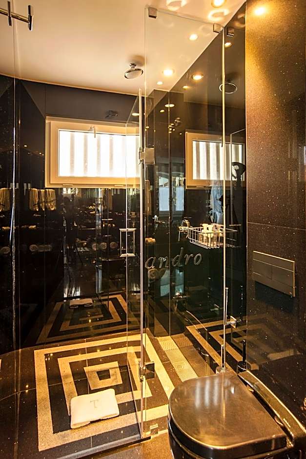 Teatro Boutique Rooms & Suites