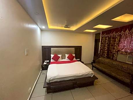 Standard Room with King Bed