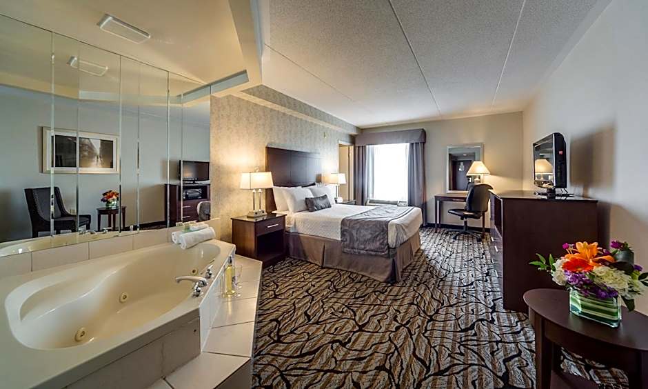 Monte Carlo Inn Oakville Suites