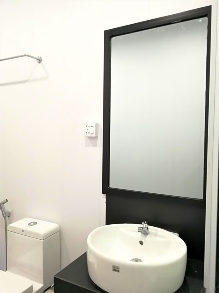 YAMA HOTEL & ROOFTOP BAR