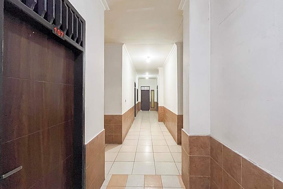 Urbanview Hotel Transit near Bandara Sultan Hasanuddin – Maros, CA