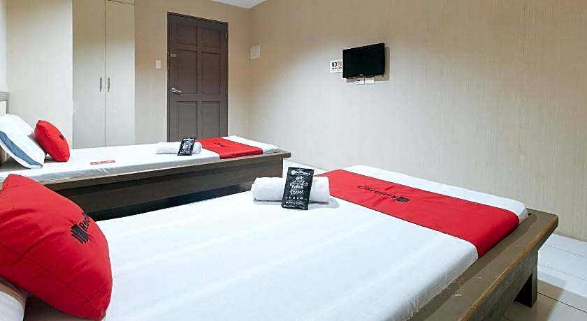 RedDoorz @ Bridgeway Hotel Tuguegarao City