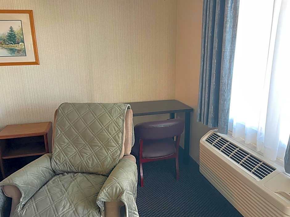 Landmark Inn
