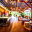 Socialtel Red Frog