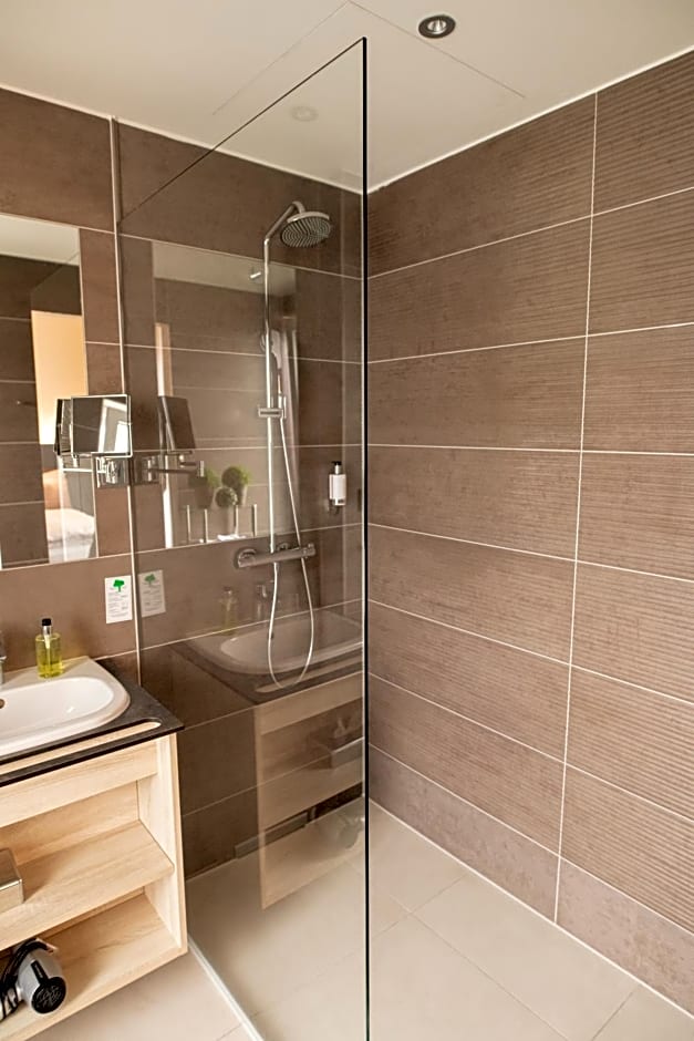 Photo 1 of 4 of Deluxe Double Room