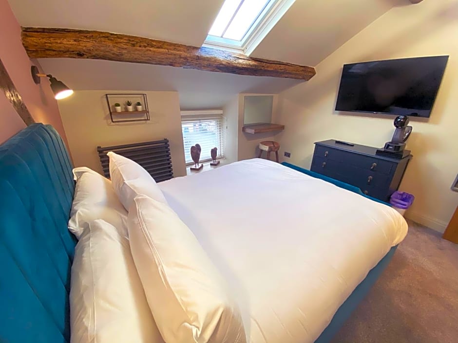 The Hive at Poppi-Red