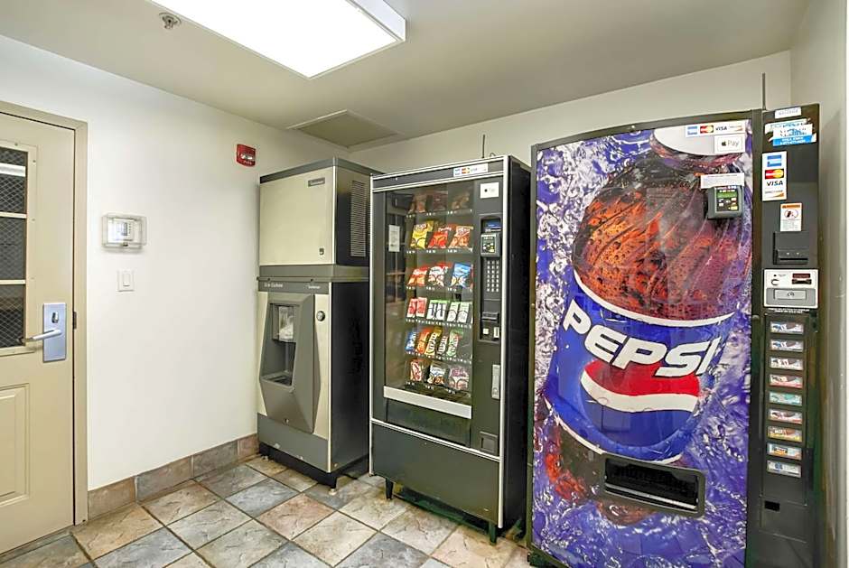 Studio 6-East Brunswick, NJ - NYC Area