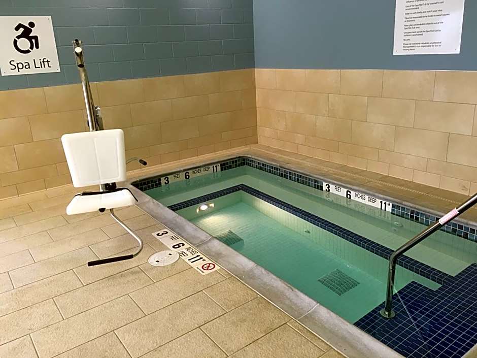 Holiday Inn Express & Suites Oswego By IHG