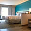 Comfort Inn & Suites NW Milwaukee