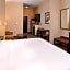 Holiday Inn Express & Suites Fairmont