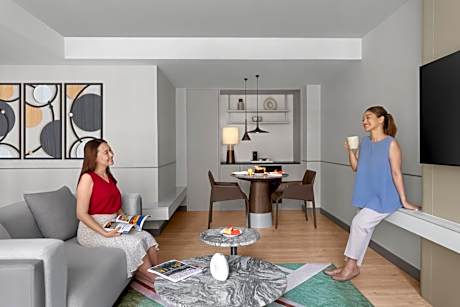 One-Bedroom King Suite “Free Club Benefits”