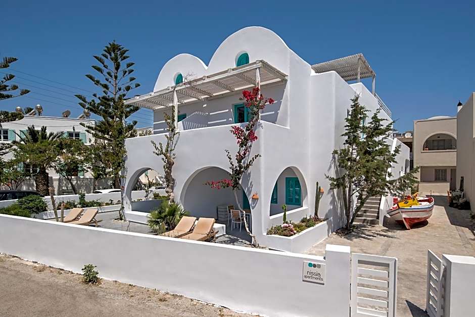 Nissia Beach Apartments & Suites