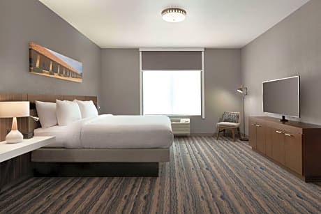 1 KING JR STE MOBILITY ACCESS W/BATHTUB