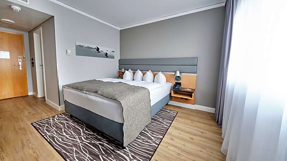 Holiday Inn Berlin Airport - Conference Centre By IHG