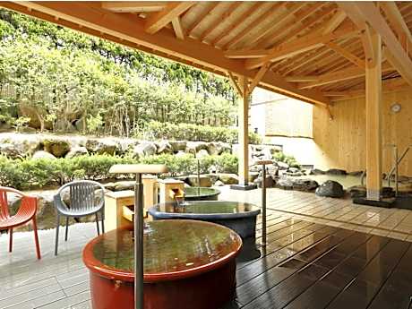 Twin Room with Tatami Area and Shared Bathroom