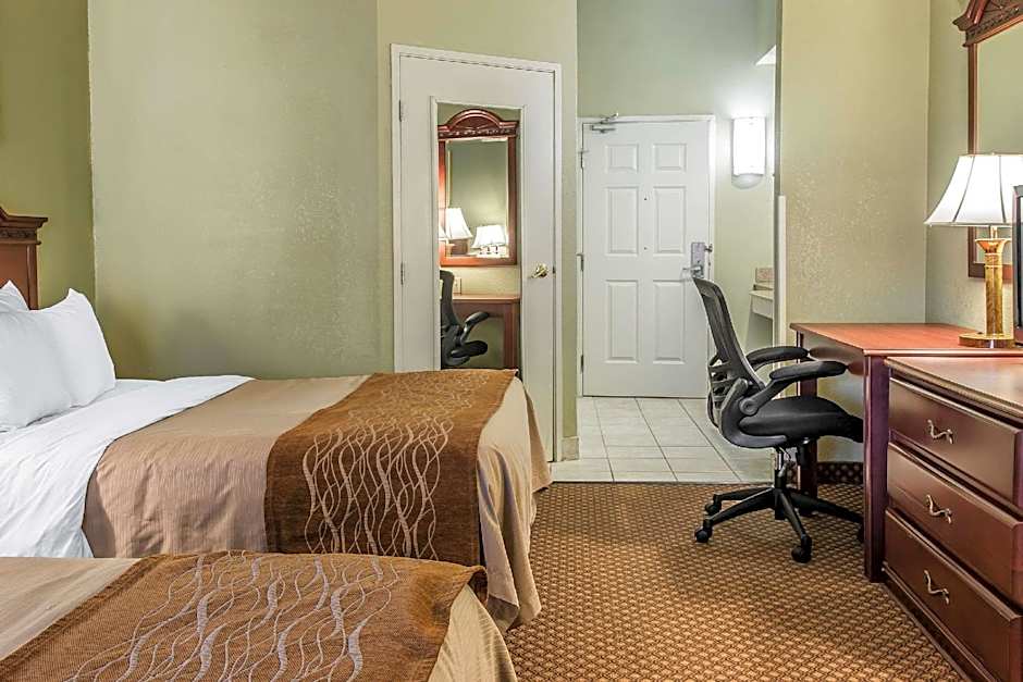 Quality Inn & Suites Ann Arbor Hwy 23