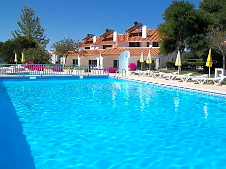 Apartamentos Vale de Carros by Umbral