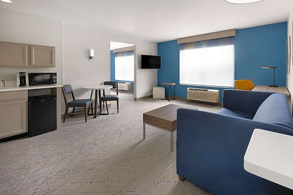 Holiday Inn Express & Suites Wyomissing By IHG