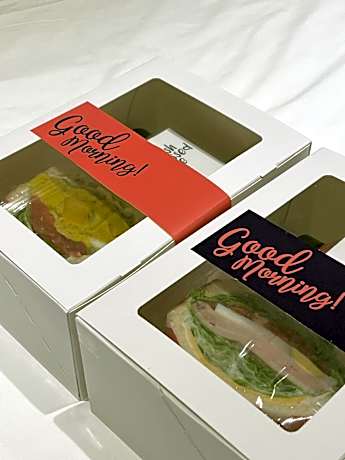 Signature B - Breakfast Included