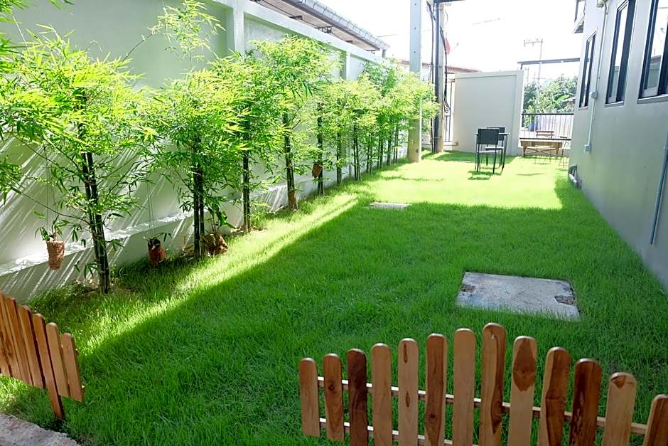 Trio Residence Si-Racha