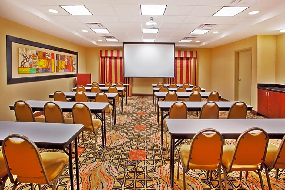 Holiday Inn Express Hotel & Suites Atlanta-Cumming By IHG