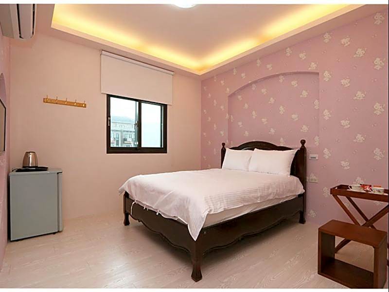 Meet Love at Pacific Ocean Turtle Island Bed and Breakfast