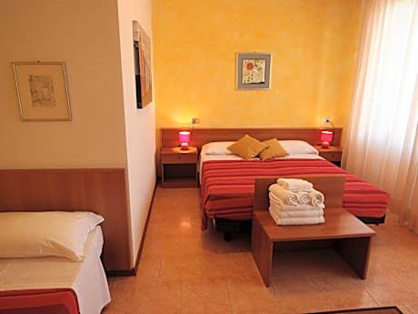 Triple Room with Terrace