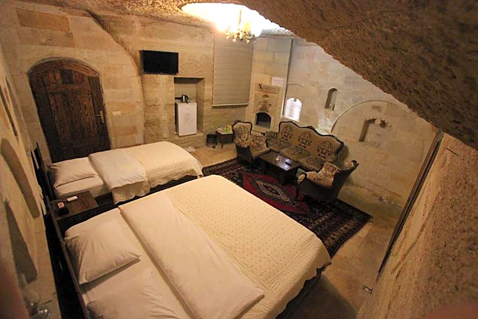 Family Cave Suite Hotel