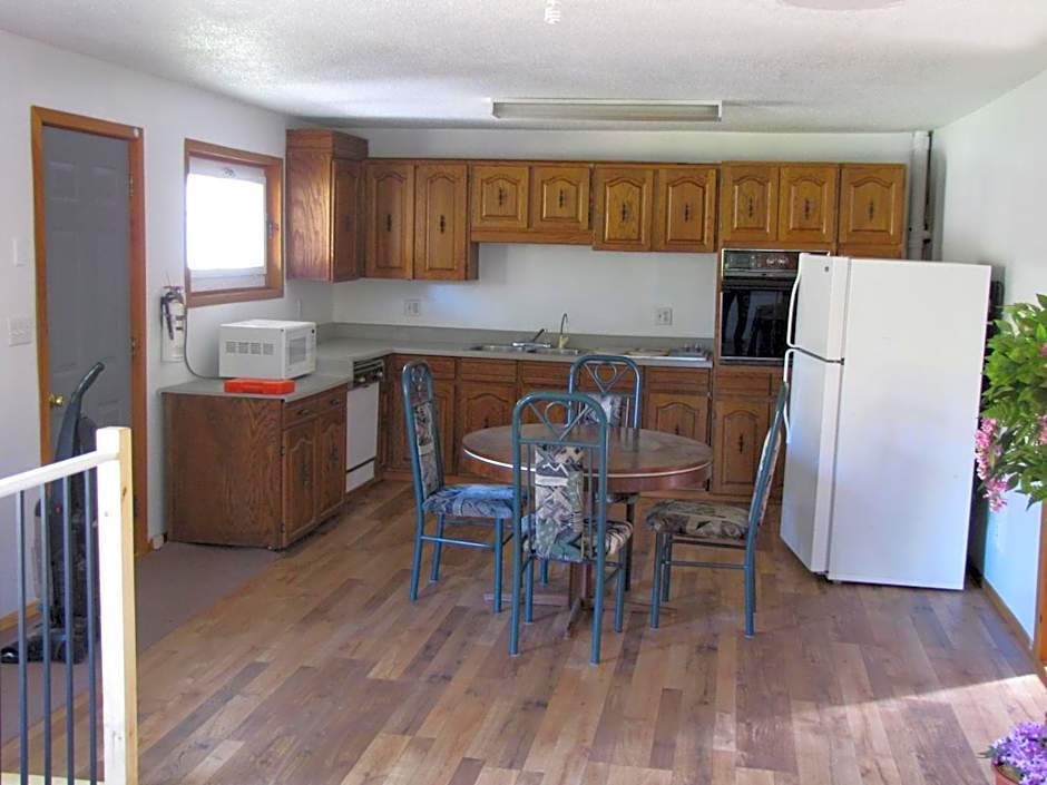 Quiet Bay Inn & Café