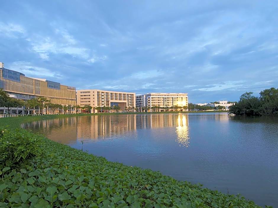 Crescent Residence 1