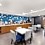 La Quinta Inn & Suites by Wyndham Houston Stafford Sugarland