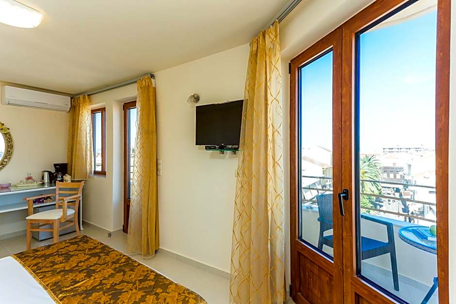 Polyxenia Suites