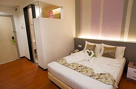 Deluxe Room No window