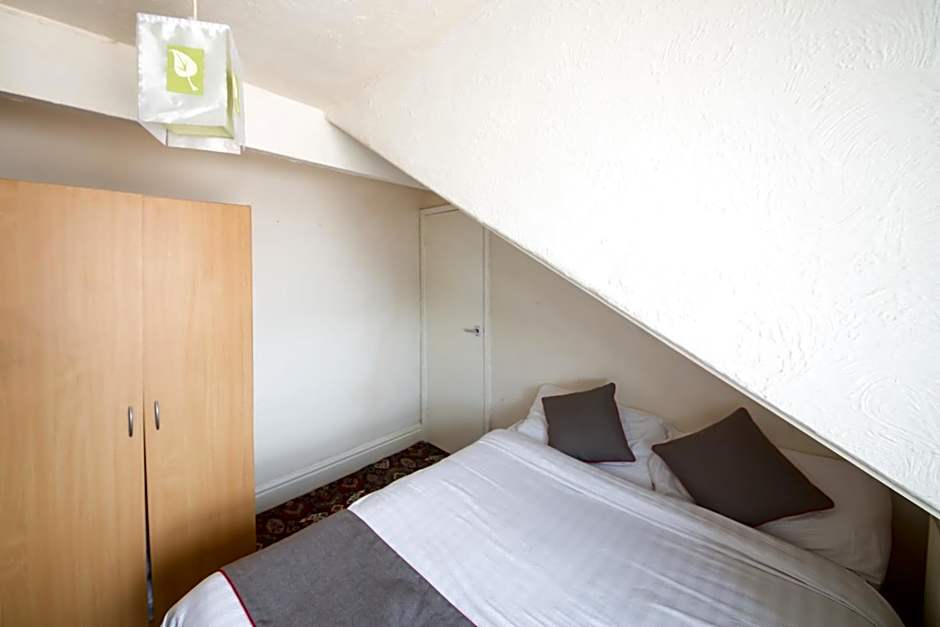 MyRoomz Hollingdales Hotel