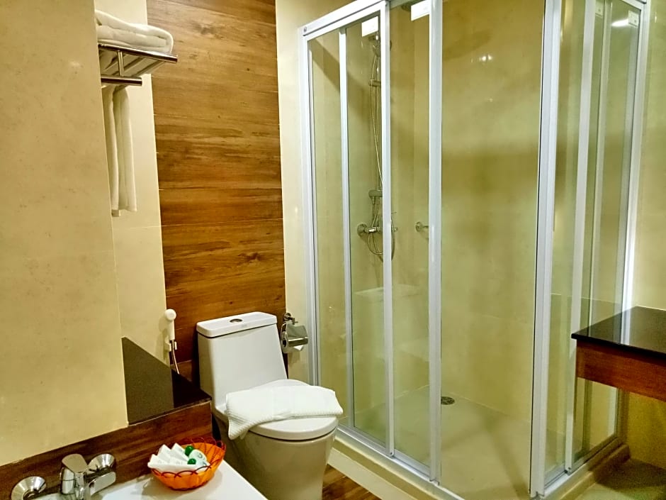 Mayflower Grande Hotel