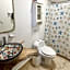 Spacious King Room near Beach & Quinta