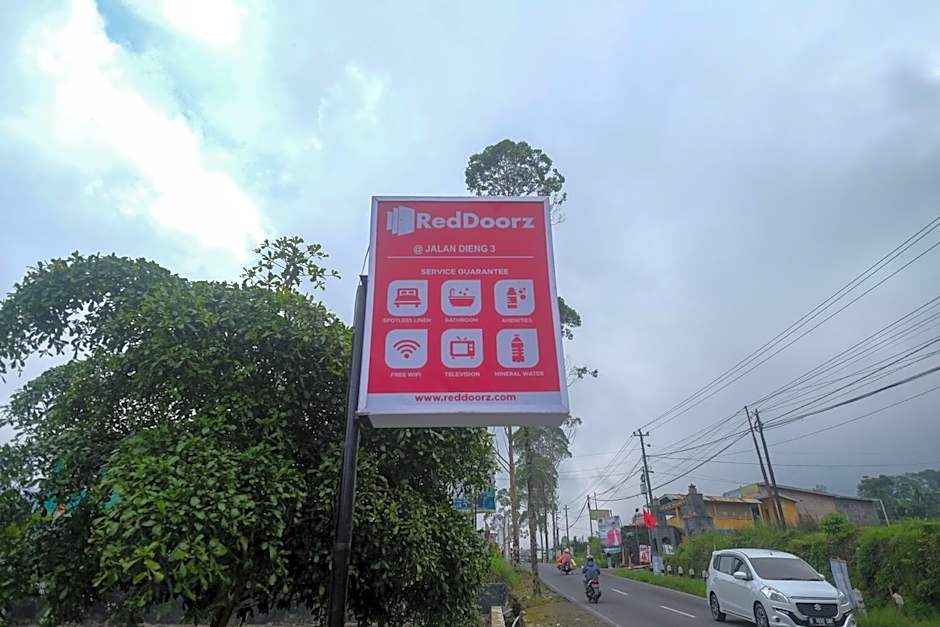 RedDoorz at Jalan Dieng 3