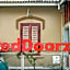 RedDoorz @ Golden Inn Tugu Yogyakarta