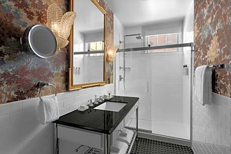Uptown Corner Suite, Suite, 1 King, Sofa bed