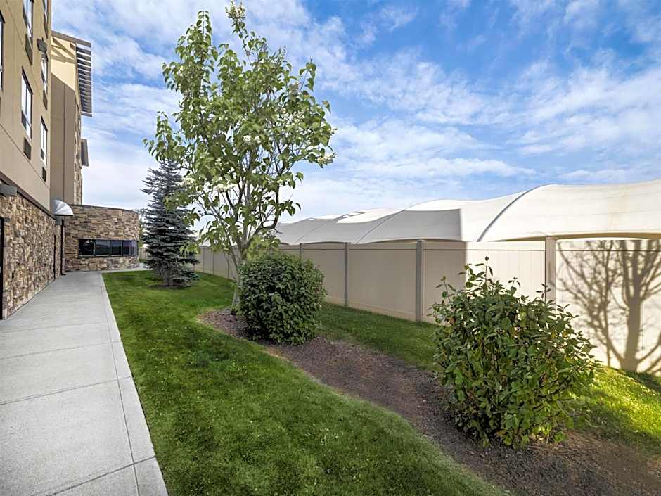 Best Western Premier Freeport Inn Calgary Airport