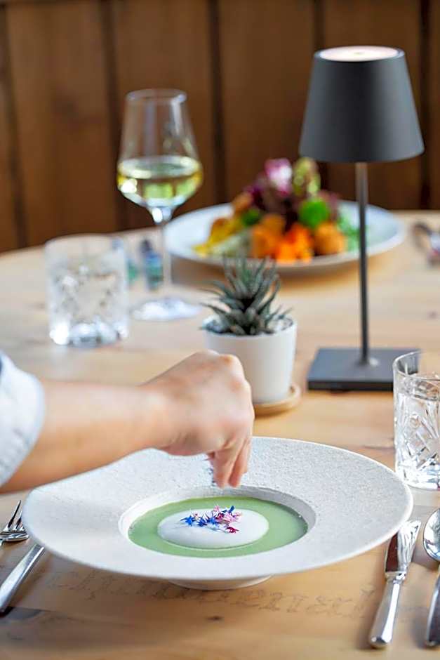 Berggasthaus Höllensteinhütte