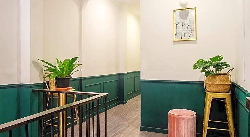 Isara Boutique Hotel and Cafe