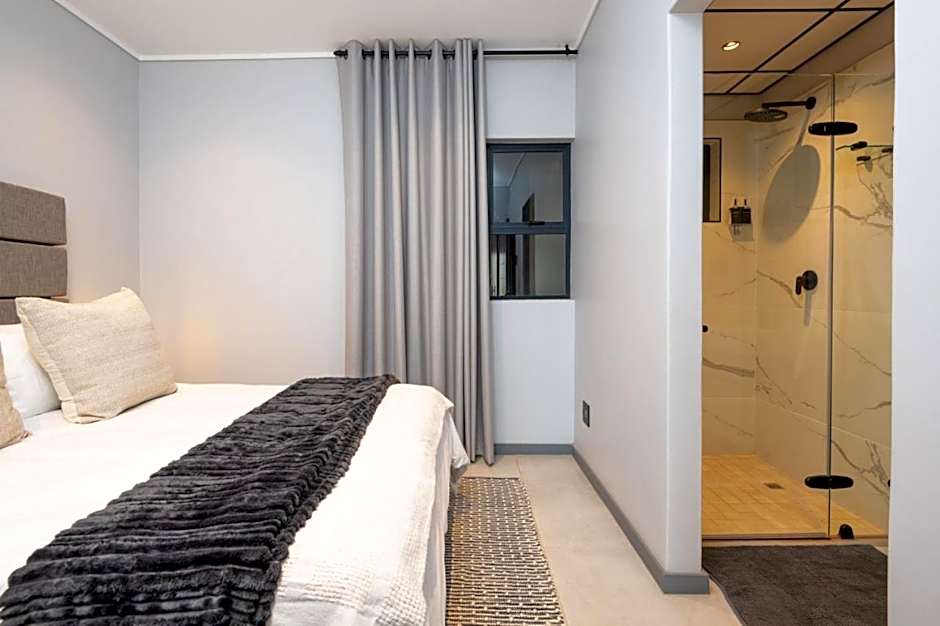 Luxury Bellagio 004 Two Bed with Inverter