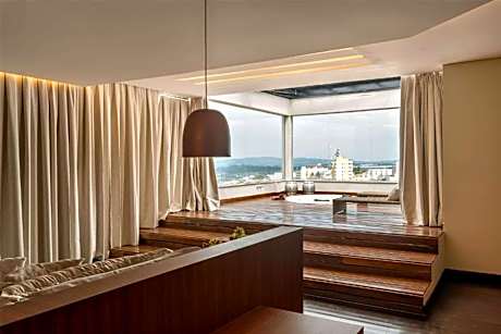 Presidential King Suite - Non-Smoking