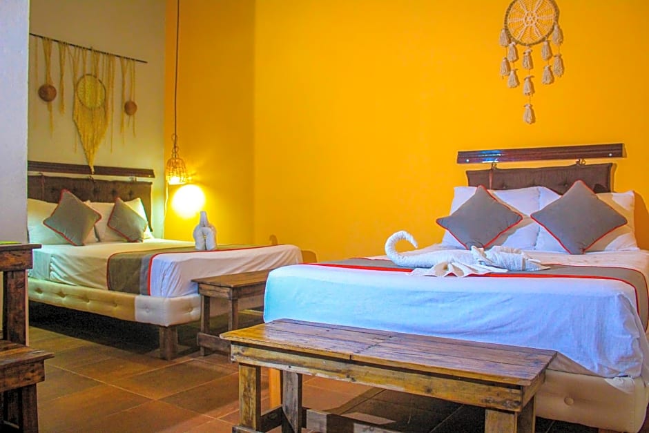 Casa Aluxes Hotel